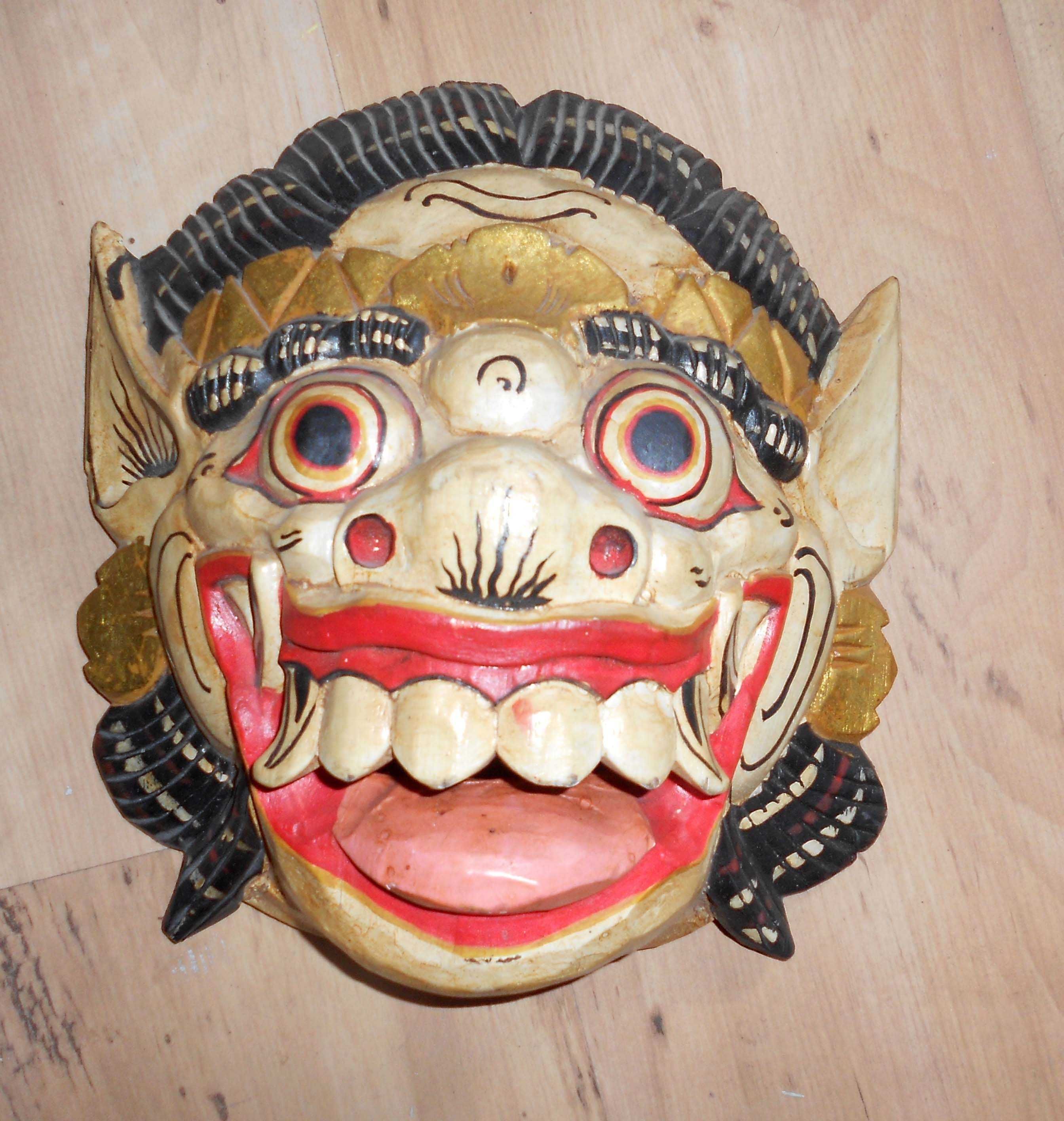 Indonezyjska maska Bali albo chińska rzeźba dekoracja hanuman