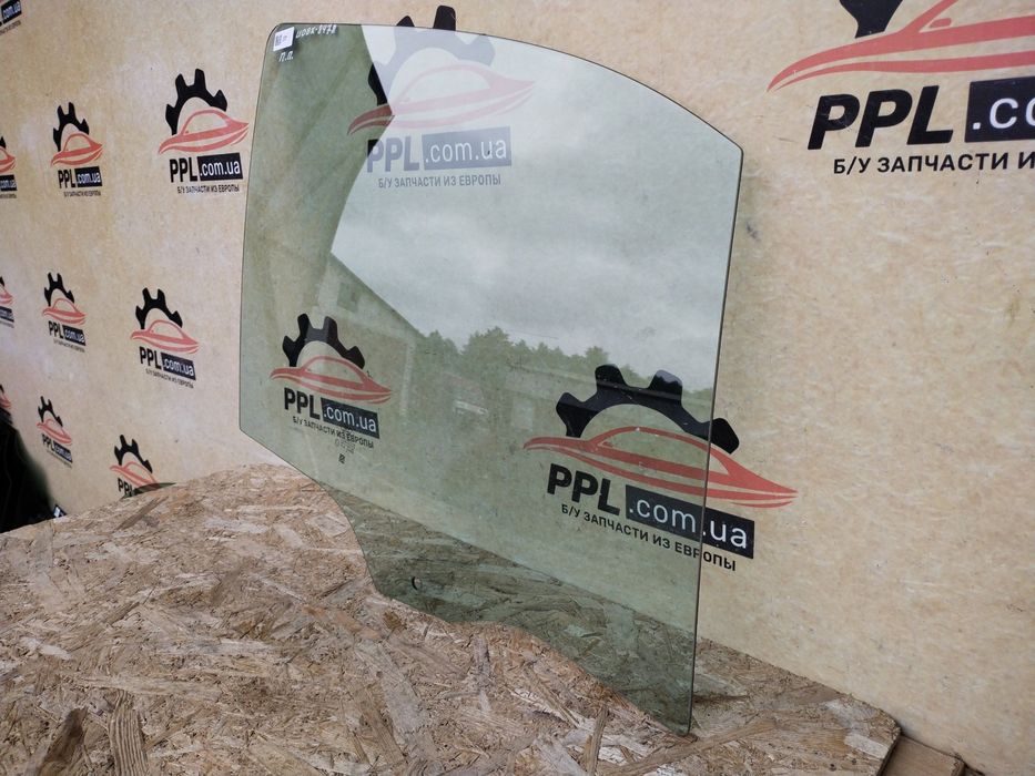 Ford Transit Connect MK2 13-21 Стекло двери переднее правое 2014 год