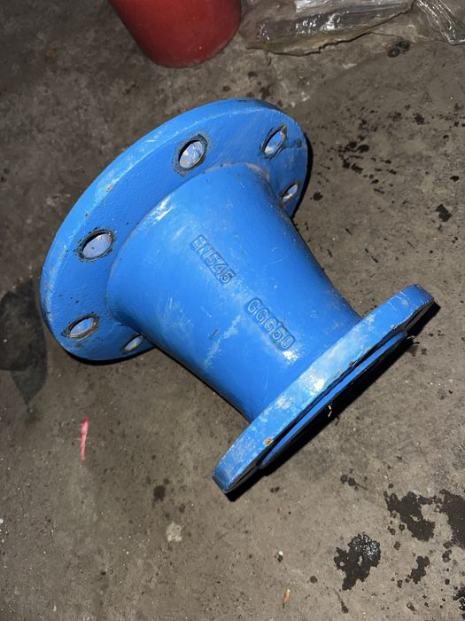 Обладнання для водопровідних мереж: засувки, муфти, фланці