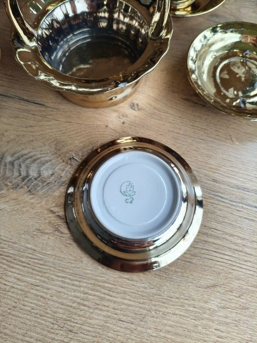 Serwis kawowy złoty