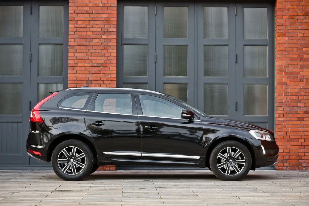 Volvo XC 60 2.0D4 150PS AUTOMAT SUMMUM xen skóra HARMAN el.fotele+klapa bezwypadek