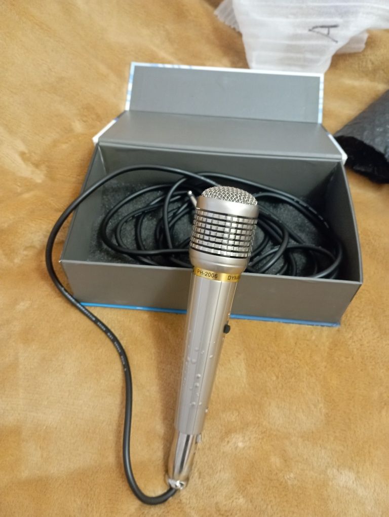 Мікрофон в новому стані