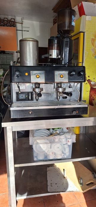 Maquina de cafe + moinho