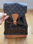 Mochila com padrão Luis Vuitton