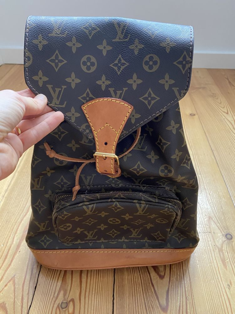 Mochila com padrão Luis Vuitton