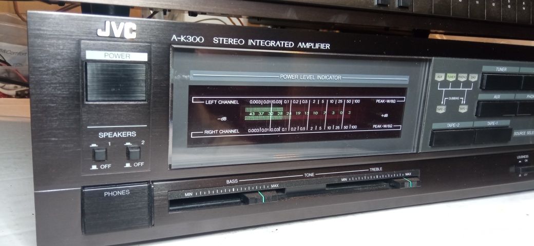 Wzmacniacz JVC K-A300