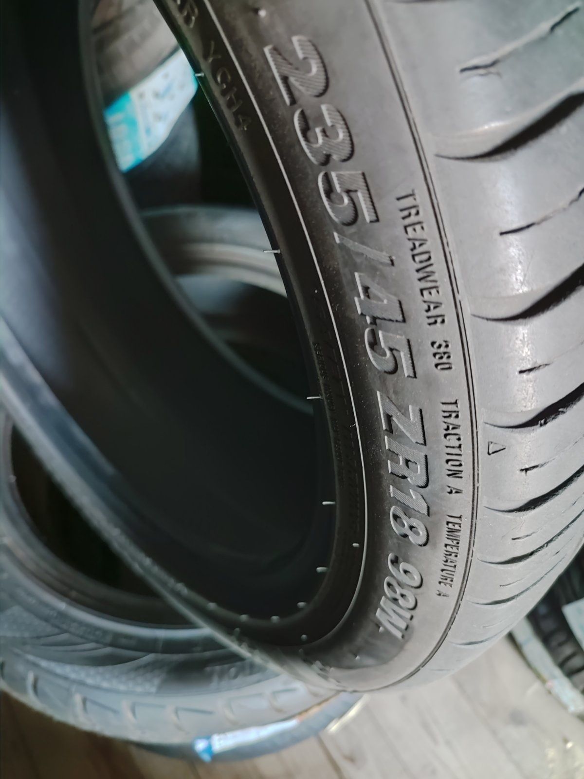 Kumho  235/45/18  4шт.-  2020г.в.