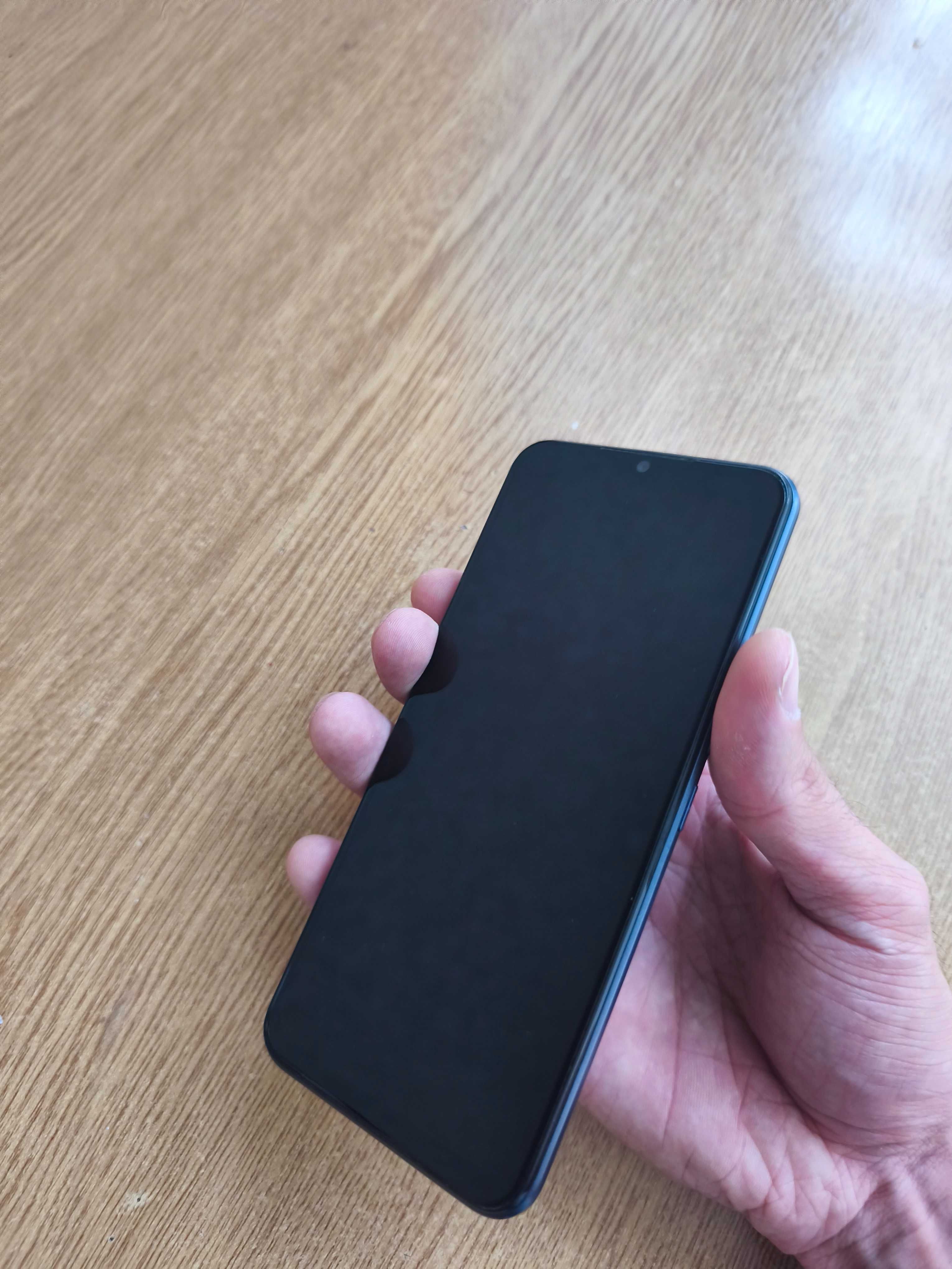Смартфон Tecno Spark 8C 4/64GB