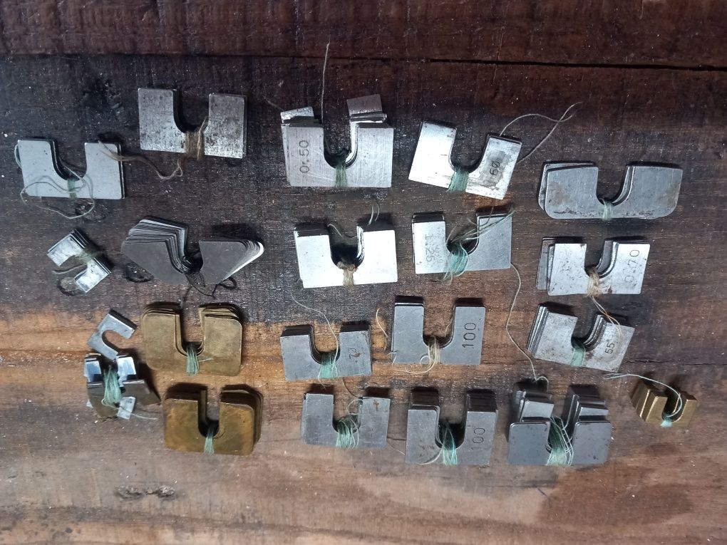 Acessórios para teares circulares.