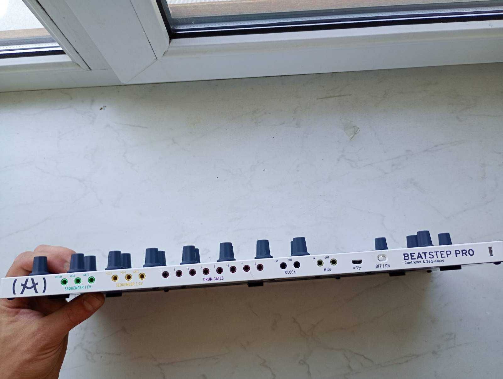 Сиквенсор контролер Arturia beatstep pro