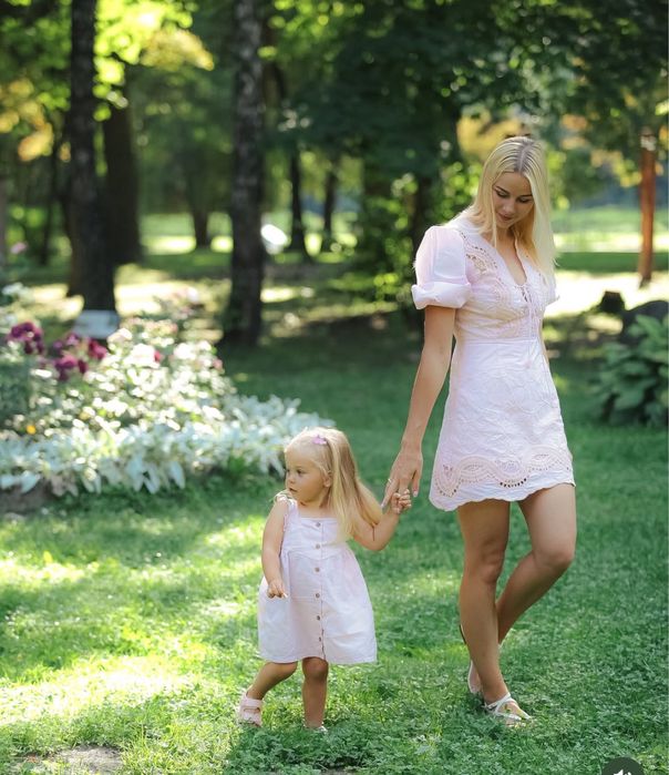 Фемілі лук (мама і доня) сукні рожеві