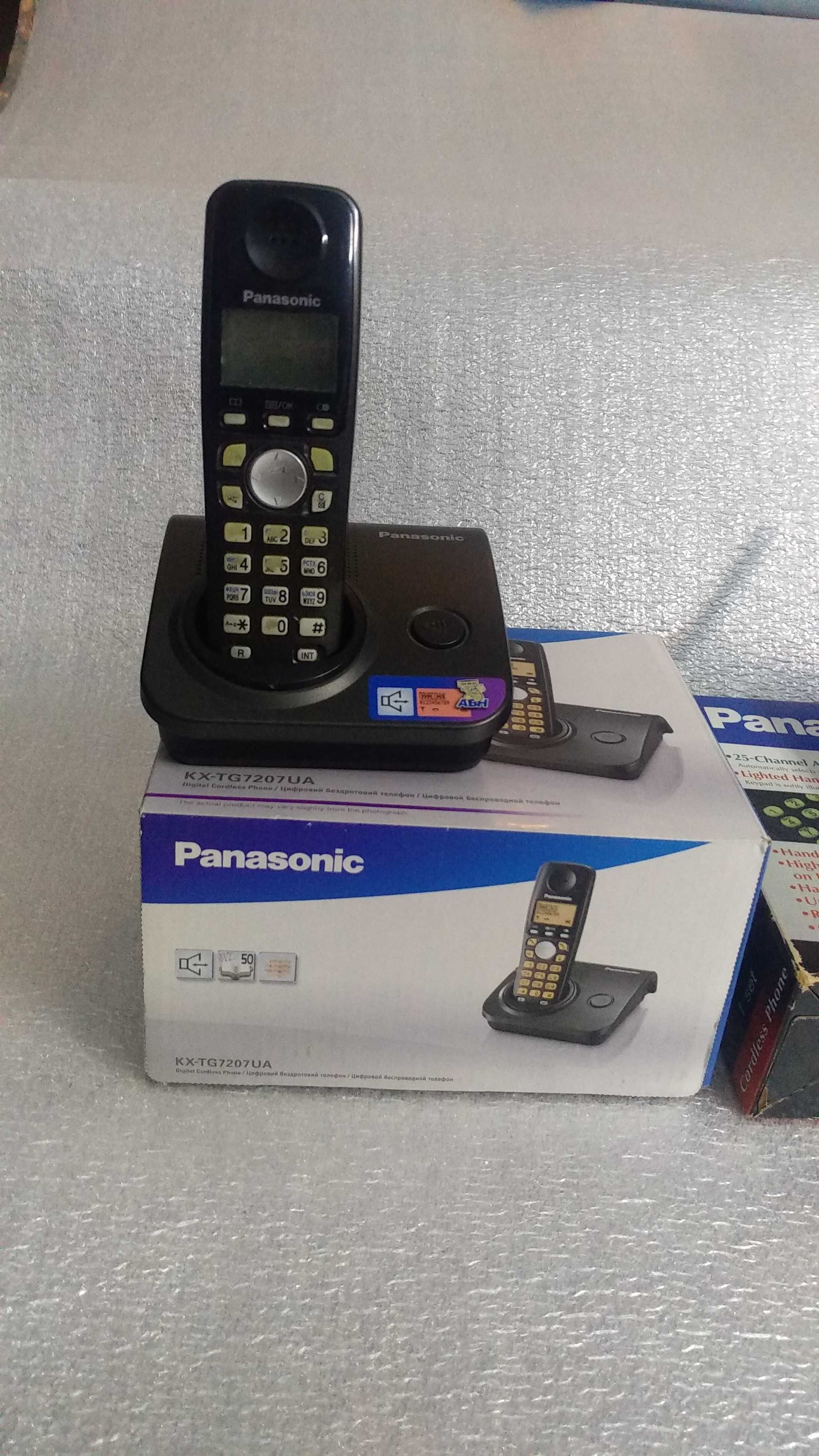 Радиотелефон Panasonic KX-TG7207UA.