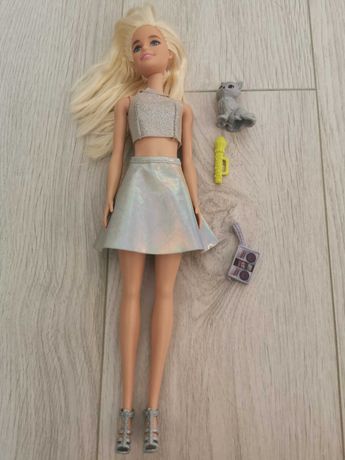 Lalka Barbie Piosenkarka z Kotkiem i Zestawem ubrań i Akcesoriów