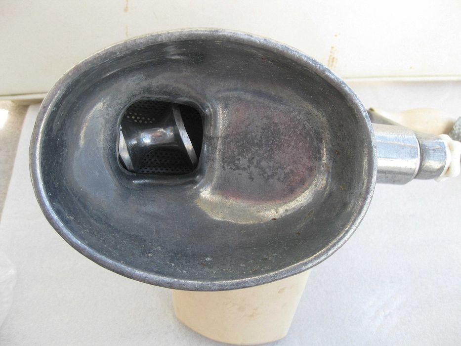 Соковыжималка ручная шнековая СБ 2. Знамя Октября. СССР.