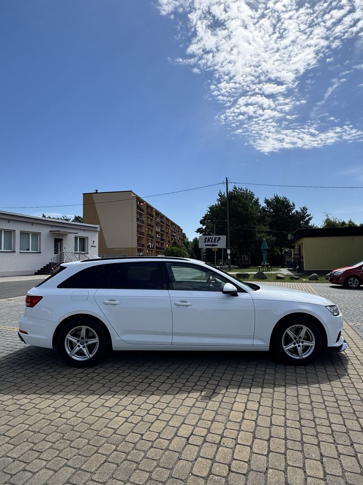 Audi a4 2.0 tdi 2019r bogata wersja PIEKNA z łopatkami
