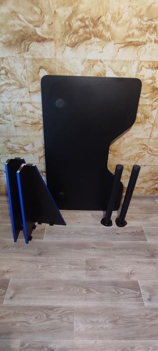 Продам игровой компьютерный стол