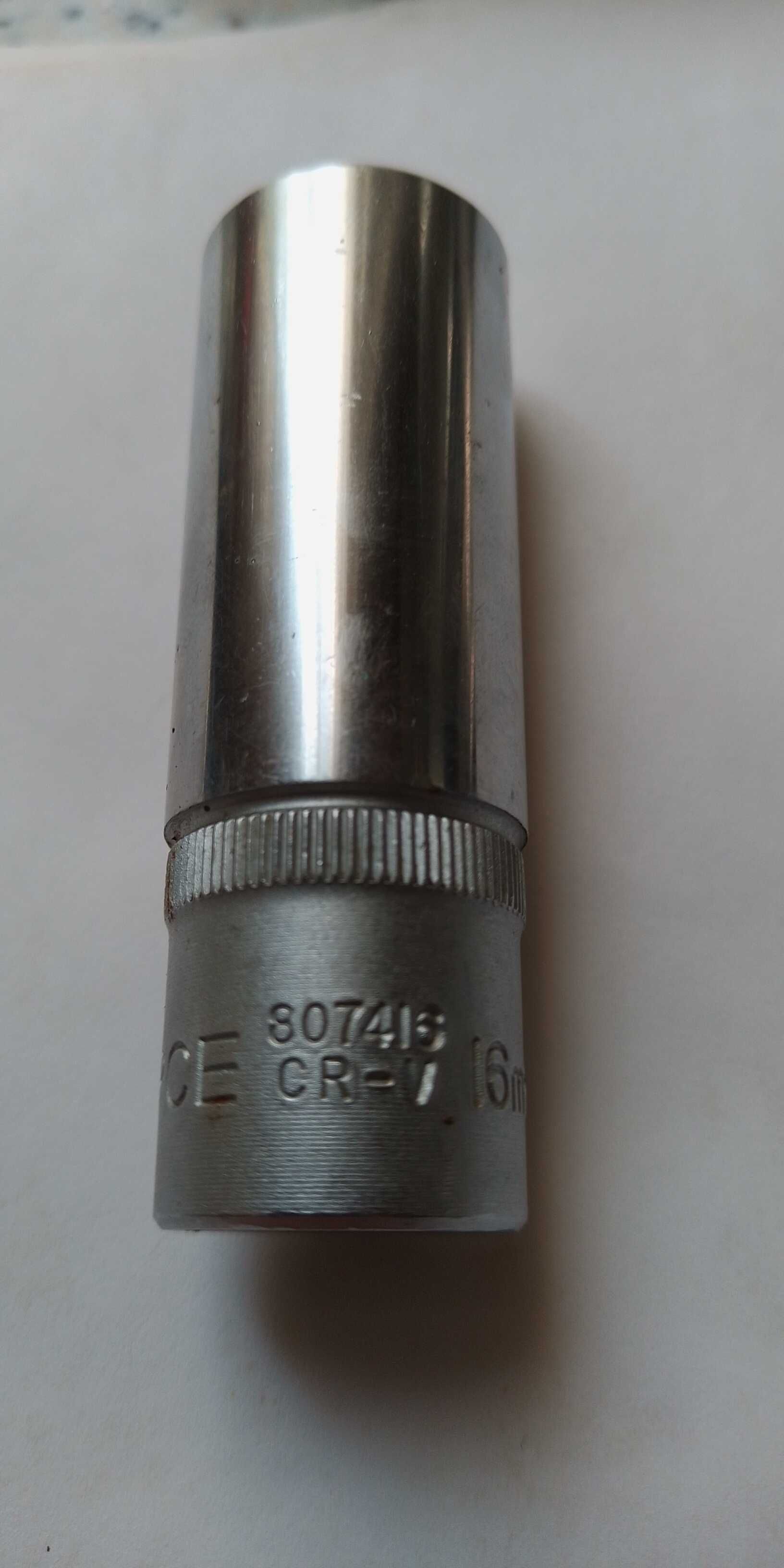 Торцевая головка Force 5457716 16 мм 1/2" с резинкой свечная