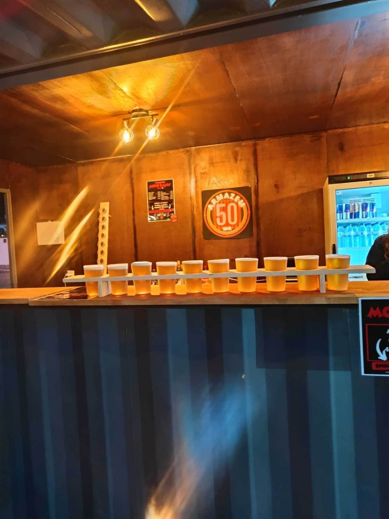 Alugo Contentor Bar equipado para festas