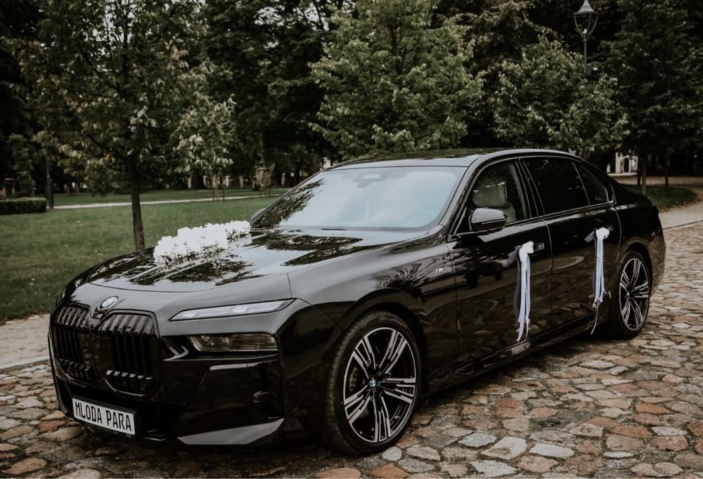 Auto do ślubu BMW 7 full  long 2023 w cenie ubrane auto