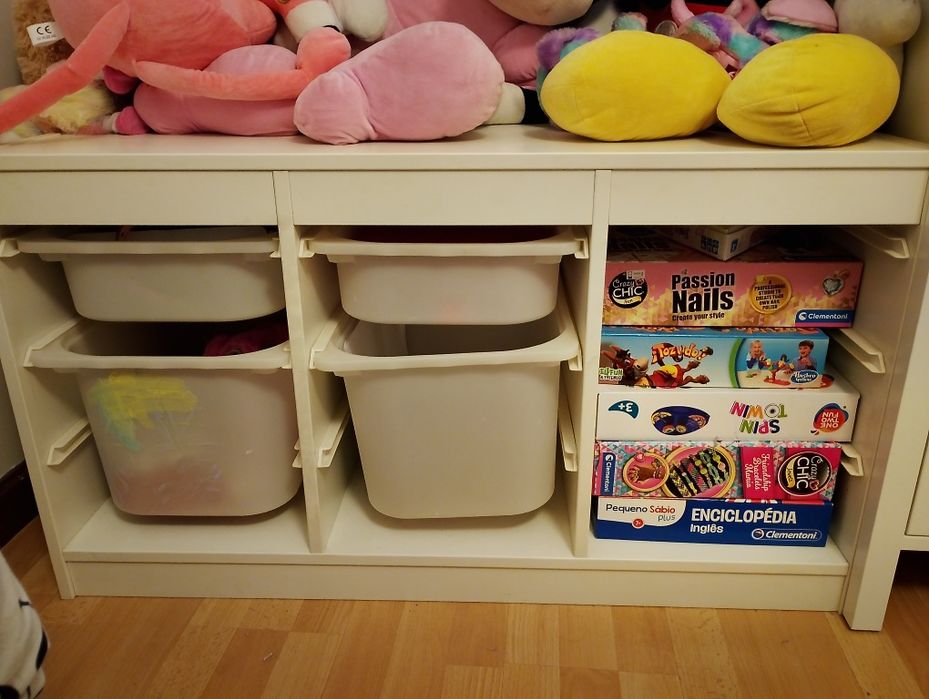 Estante brinquedos IKEA