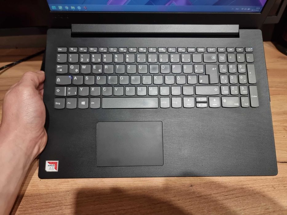 Ноутбук Lenovo V145/ 15.6 Full HD/AMD A6-9225/8GB DDR4/SSD/АКБ 3-4 год