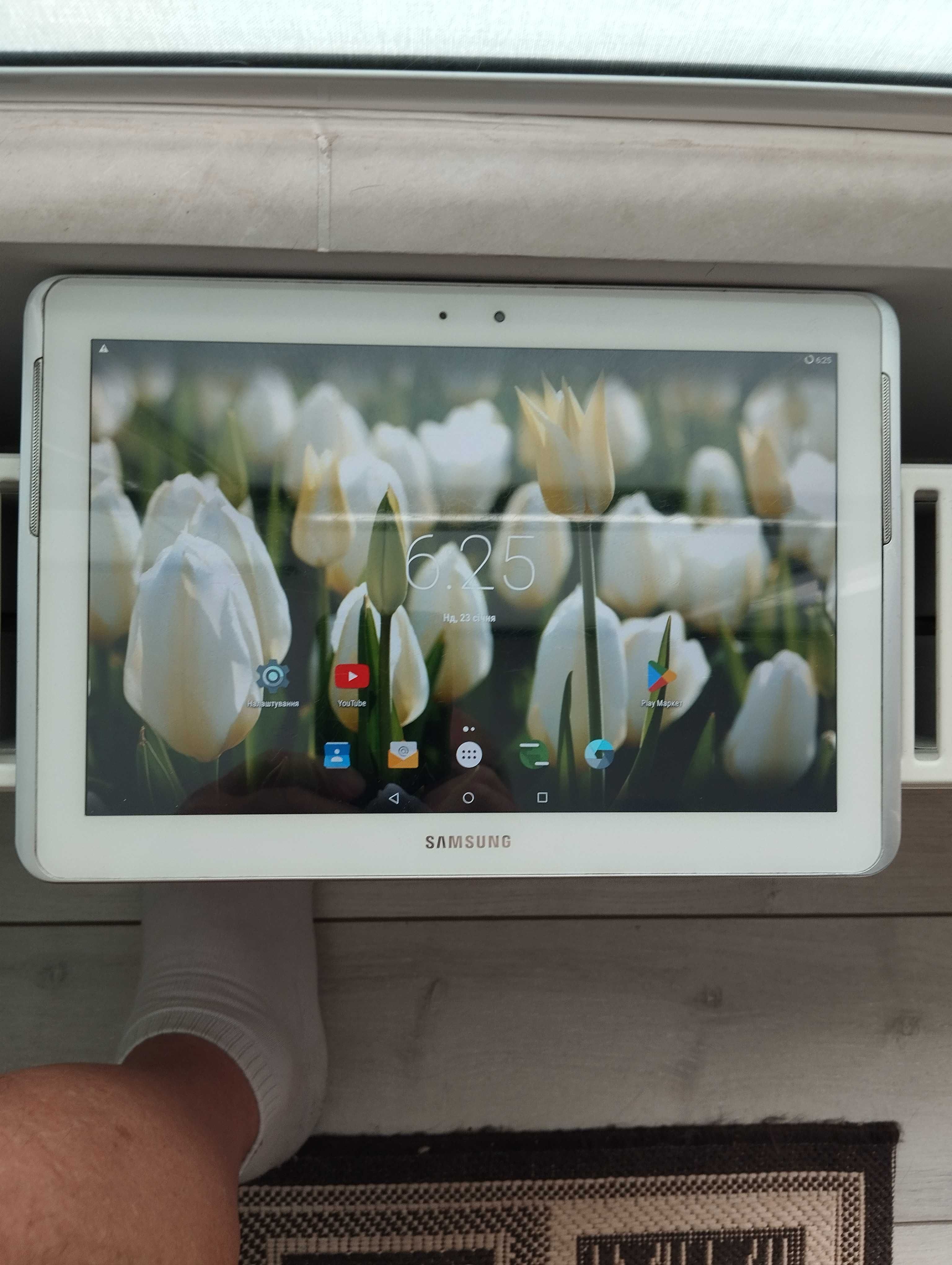 Продам 2 планшета Bravis NP 747 SD 7" і SAMSUNG TAB 2  10" ...