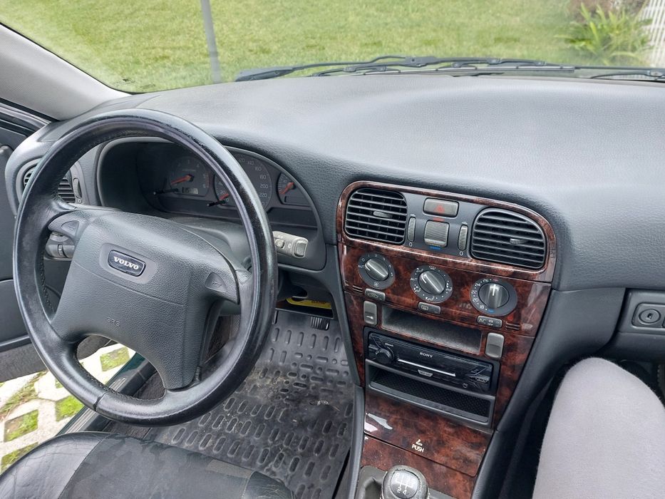 Volvo V40 1.9D 1998 com afazeres