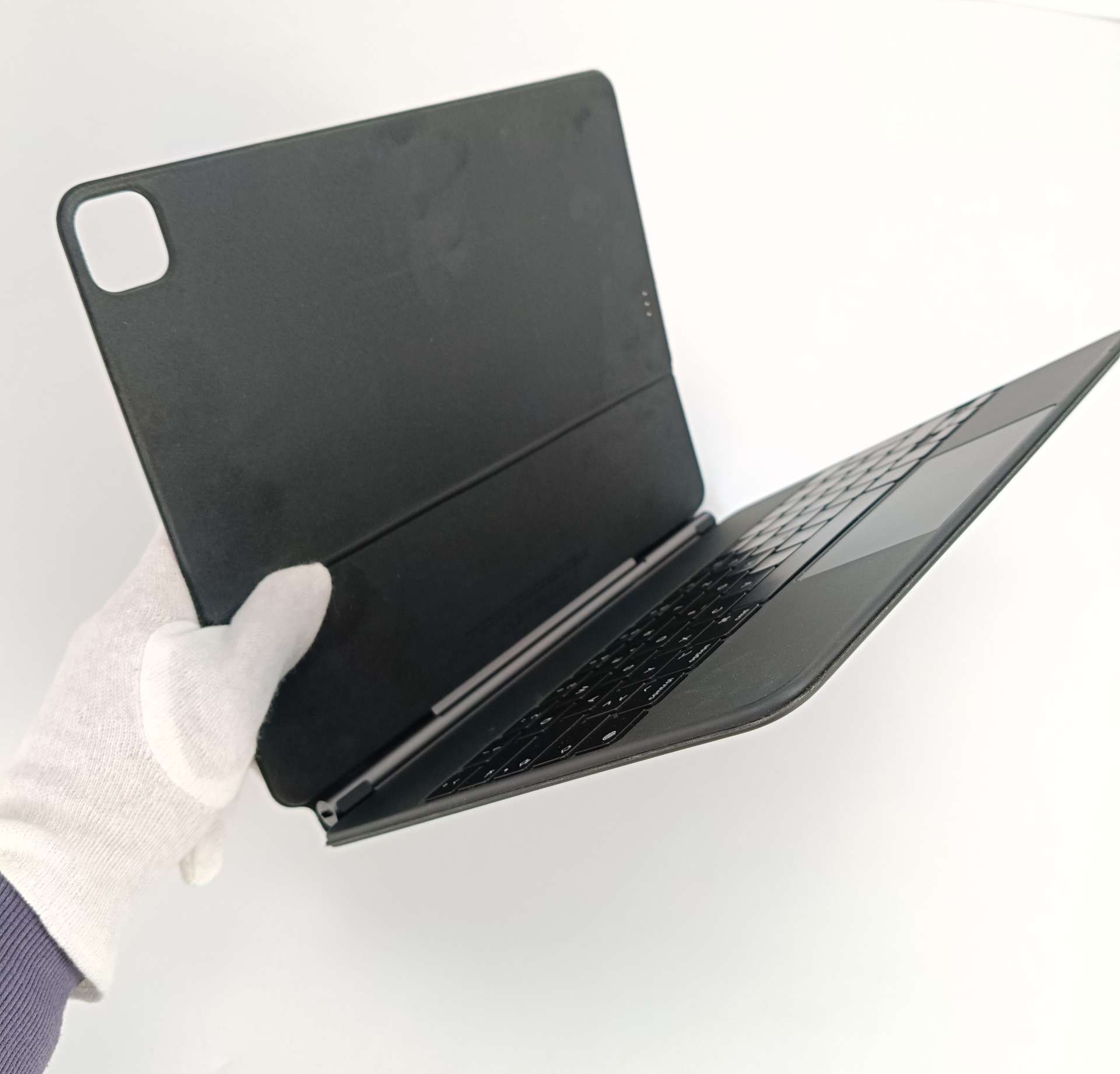 Etui z klawiatura Apple Magic Keyboard iPad Air 13