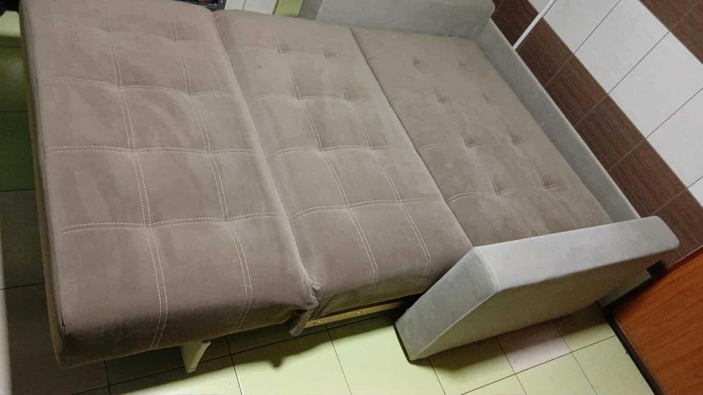 rozkładana sofa beż