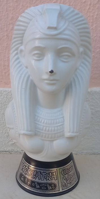 Garrafa de vidro com imagem da Cleópatra