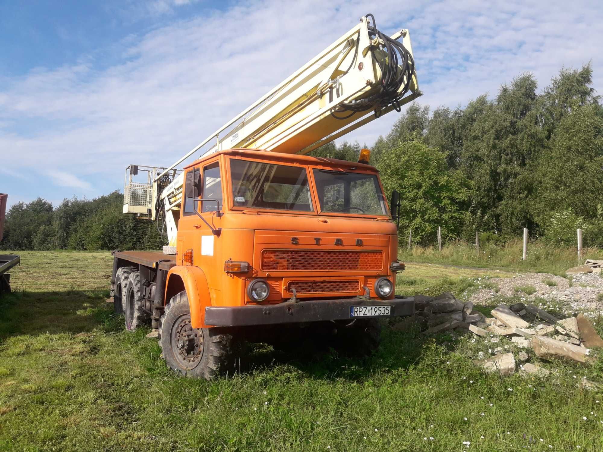 samochód ciężarowy specjalny, podnośnik koszowy na starze 266.