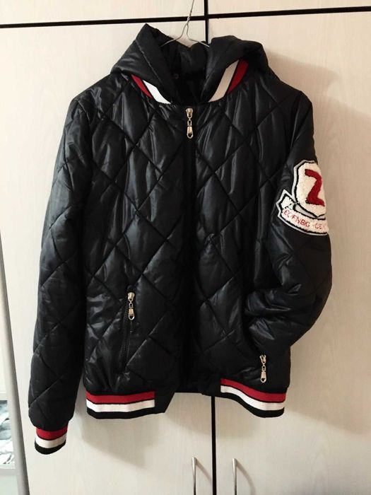 Куртка  евро зима , демисезонная утепленная. На рост 140-155 см.