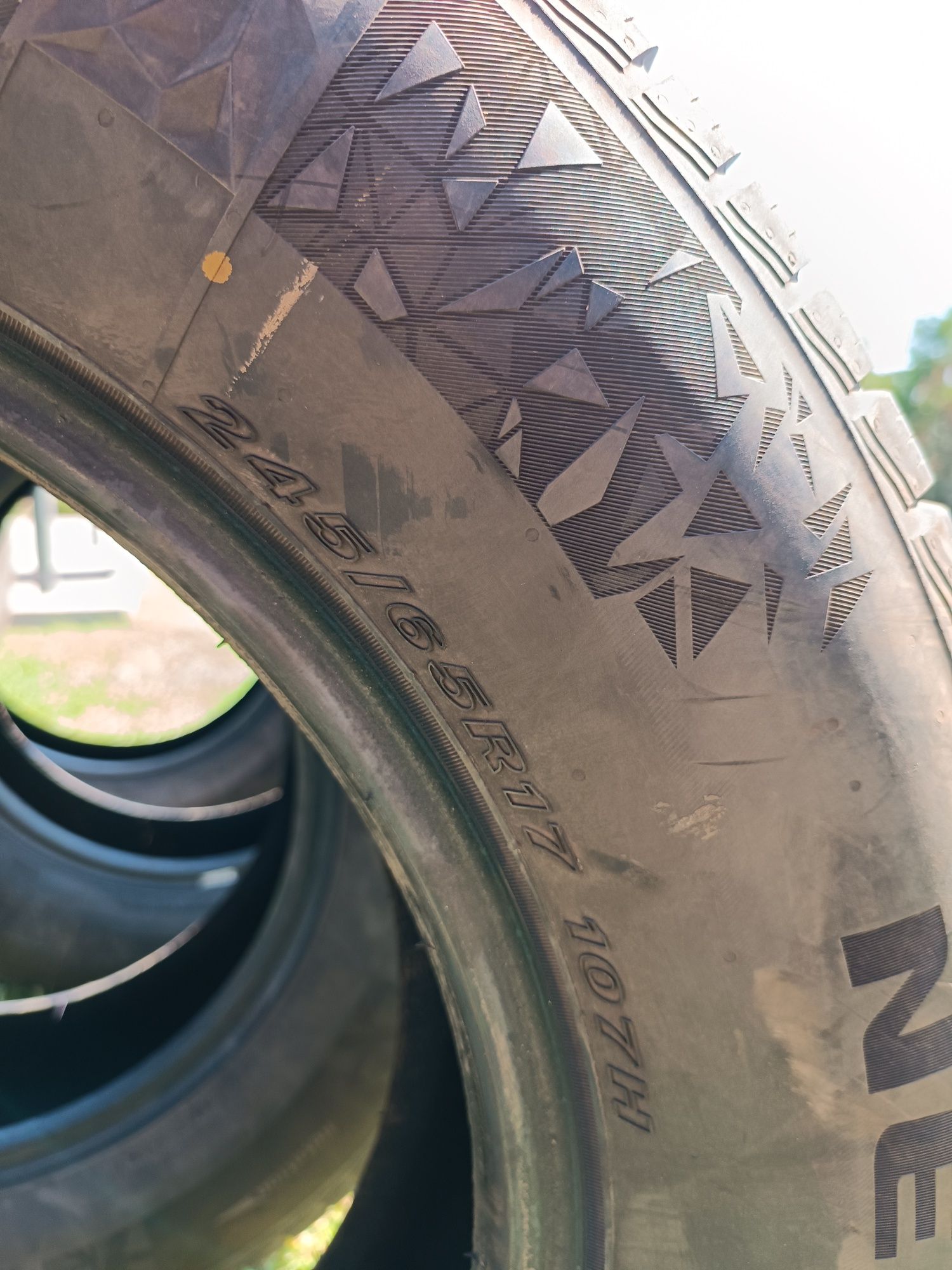 Шини Nexen R17 245/65 107H зима зимові майже нові 2024рік