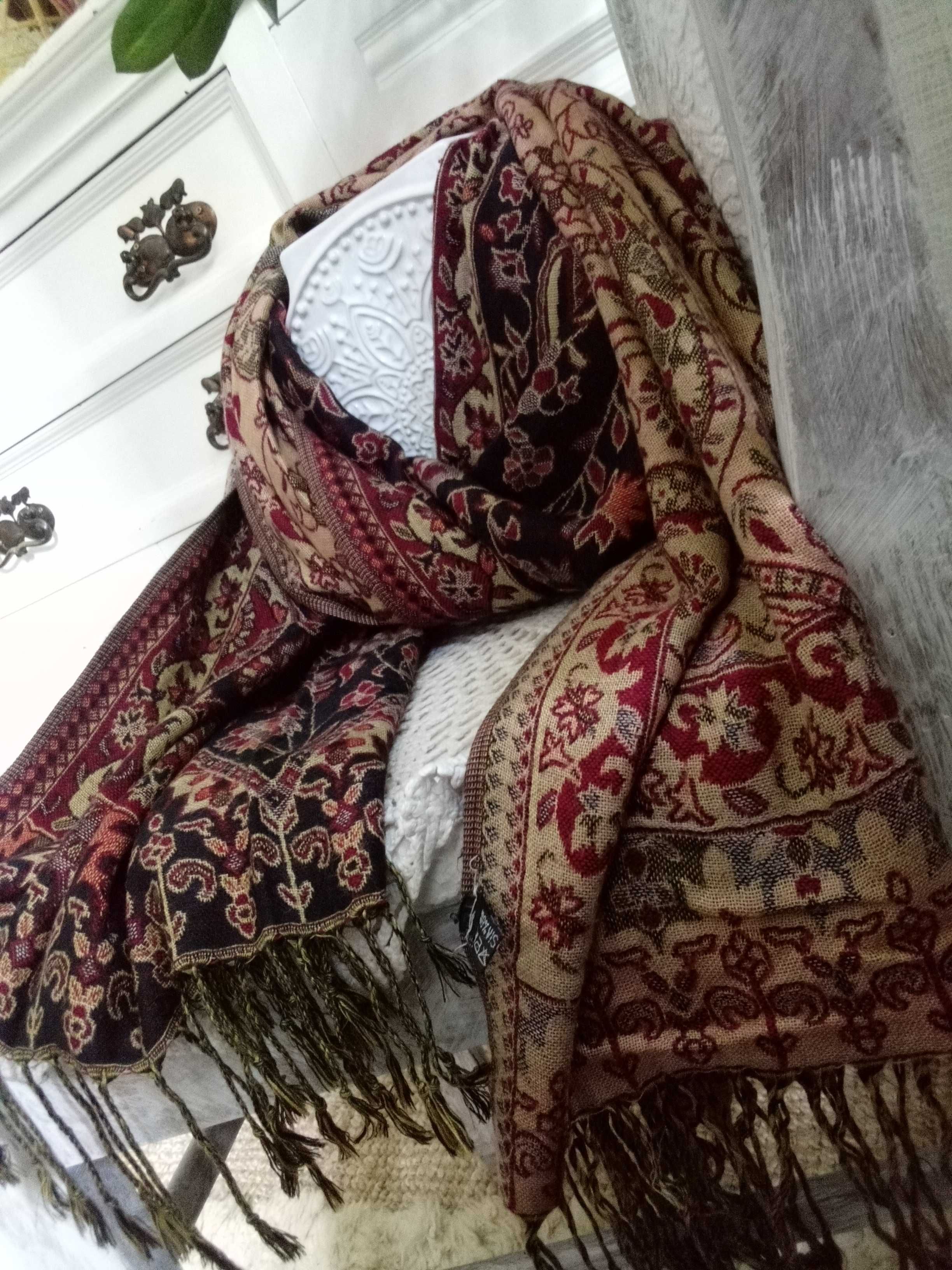 Jak NOWA chusta tkana orientalna oryginalna z Chorwacji