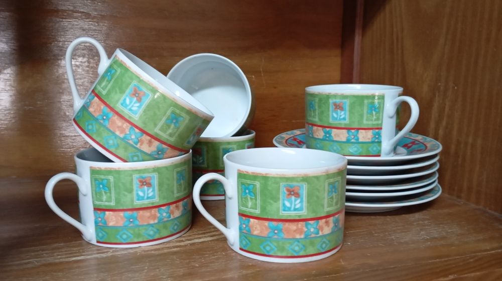 Conjunto de Chávenas com Pires