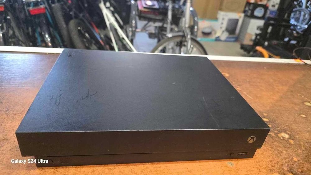 Konsola Xbox One X 1TB