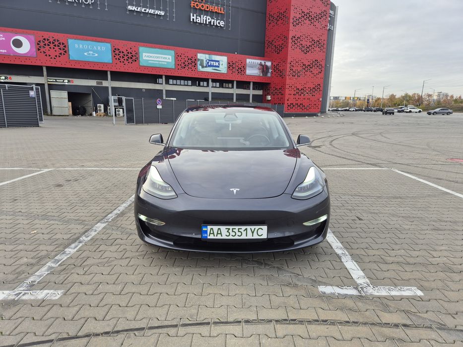 Продам Tesla Model 3