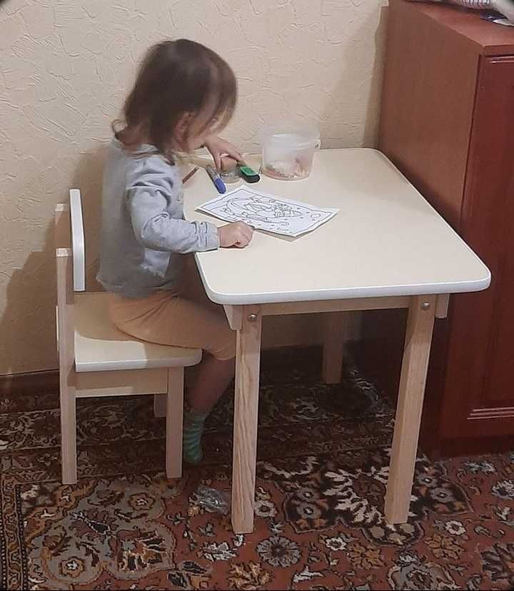 Дитячий стіл та стілець.Детский столик и стульчик,парта