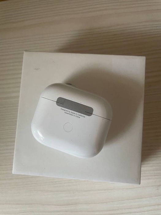 Продам Air Pods 3