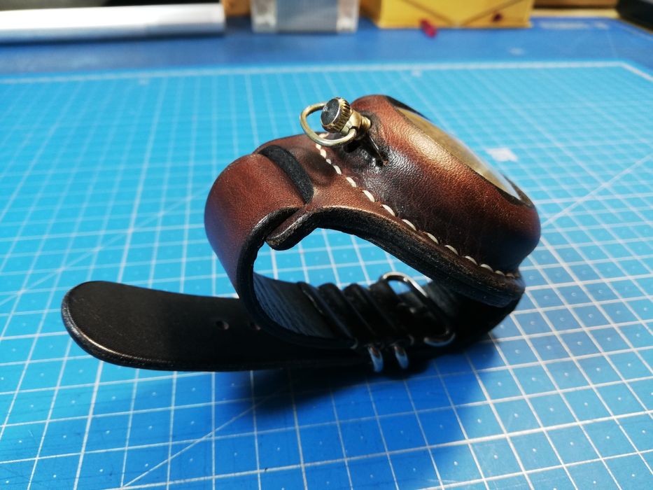 Окопный - траншейный ремешок для карманных часов.