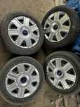 Opony zimowe ford focus R 16 stalowe cena 200zł całość