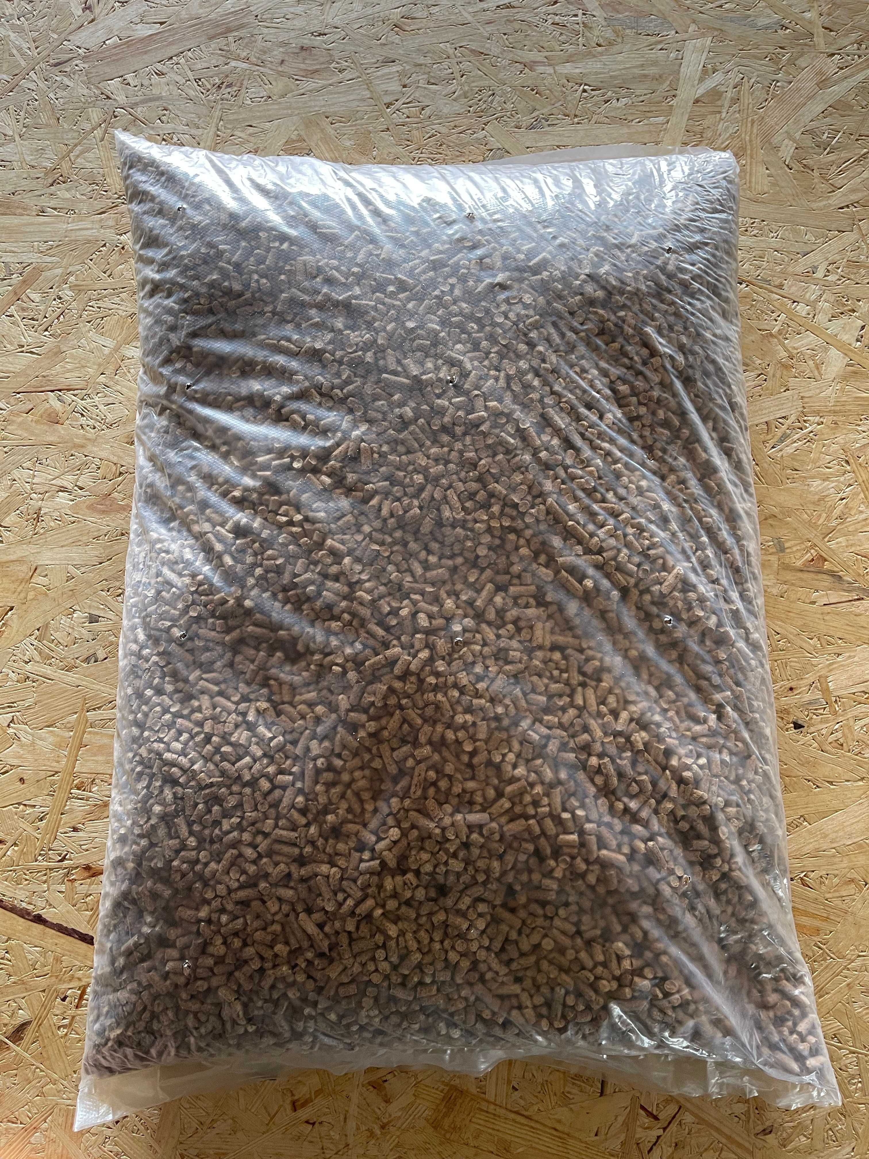 Pelet sosnowy kl. A1 worki 15 kg pellet drzewny pellets 24 tony
