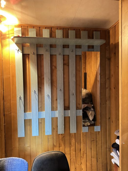 Вішалка з дзеркалом в прихожу, вішак в прихожу, прихожа, передпокій