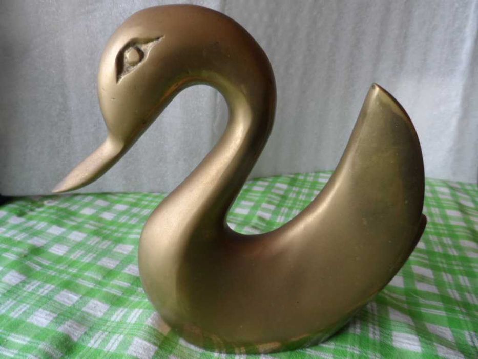DOIS CISNES ELEGANTES em metal pesado (Antigos)