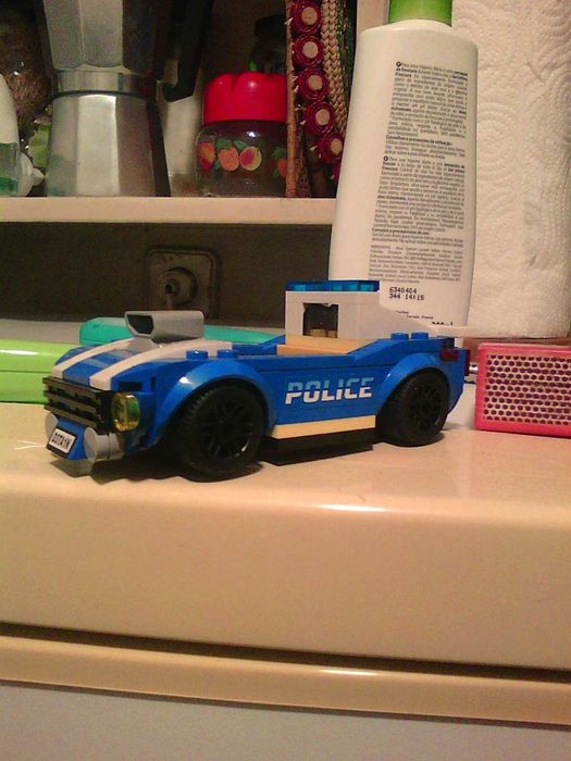 d3ta1n lego carro policia  azul incompleto