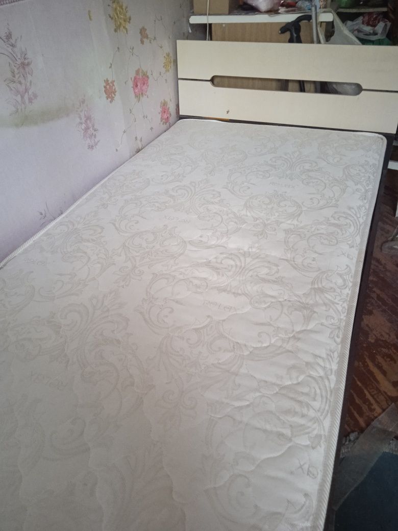 Кровать полуторка