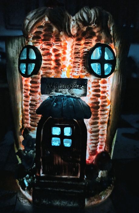 Nowy ceramiczny domek lampion z lampką LED. 20x11cm