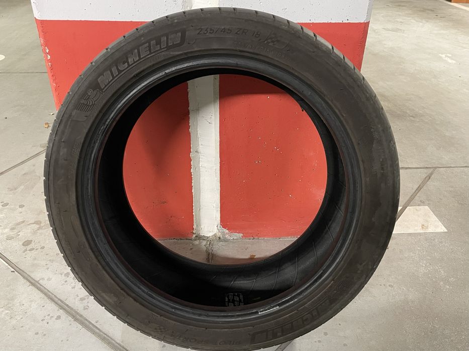 Michelin Pilot Sport 4 235/45/r18 lato (4x sztuki).