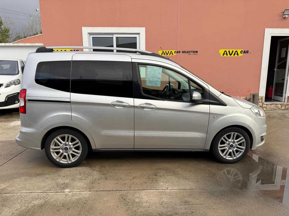 Ford
Tourneo Courier 1.5 TDCi Titanium