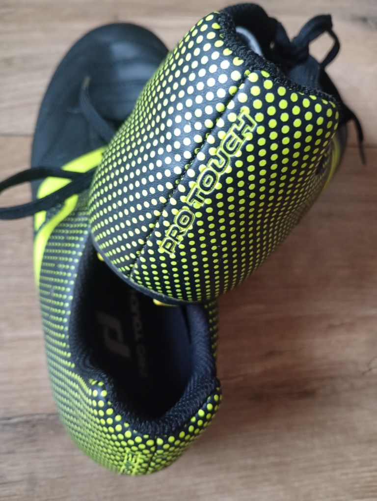 Buty pilkarskie korki Pro Touch roz 39